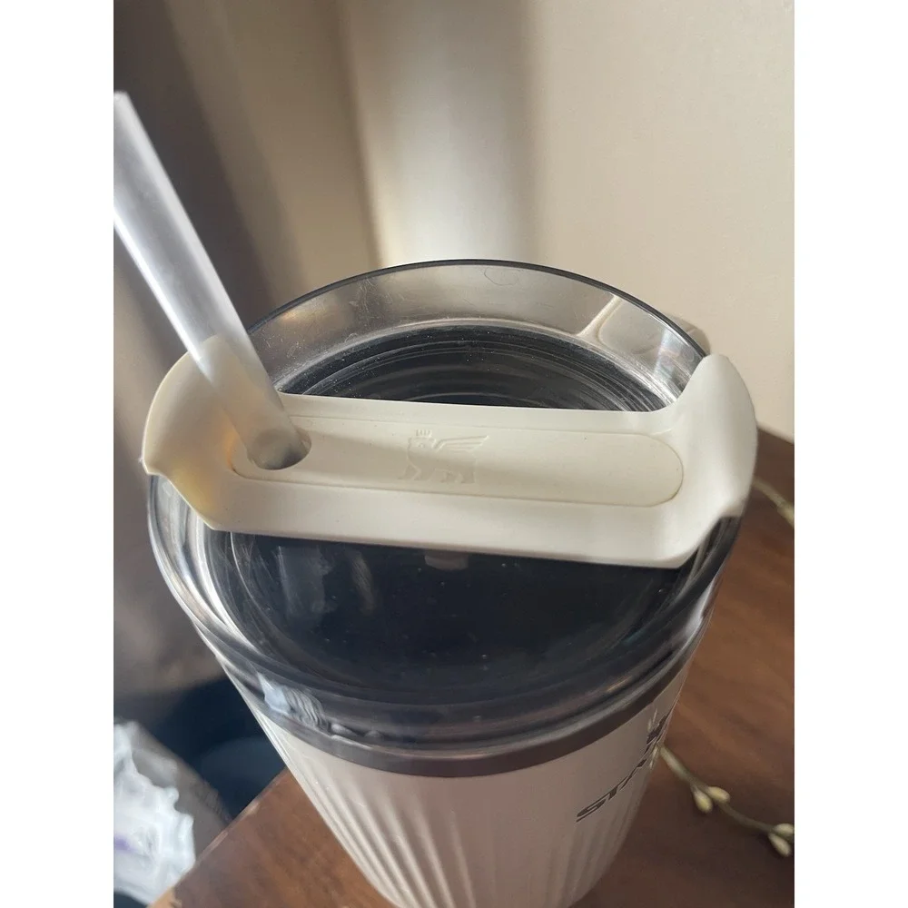 Stanley 40oz Quencher Tumbler Outdoors Cream Gloss - Picture 3 of 5